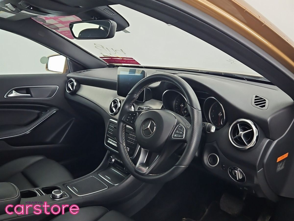 Mercedes-Benz GLA Class 1.6 Auto — thumbnail 9