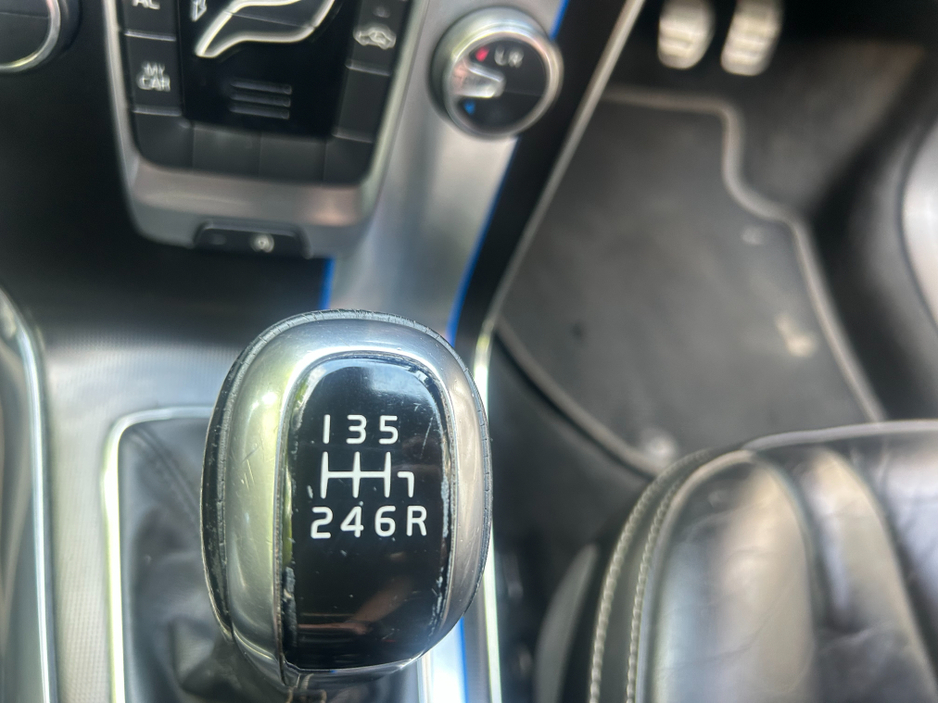 2015 Volvo V40 2L Diesel For Sale Images
