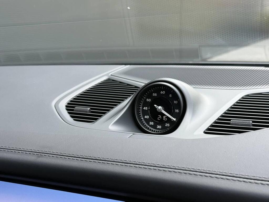 2024 Porsche Cayenne 3L Petrol Plug-in Hybrid For Sale Images