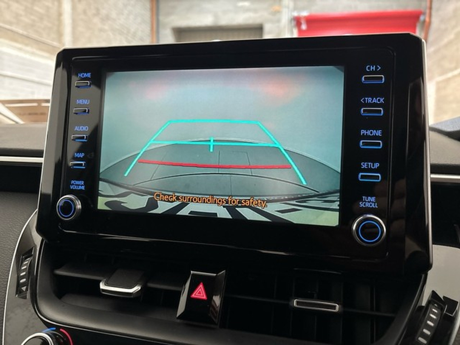 Toyota Corolla HYB LUNA SALOON 4DR AUTO — thumbnail 16