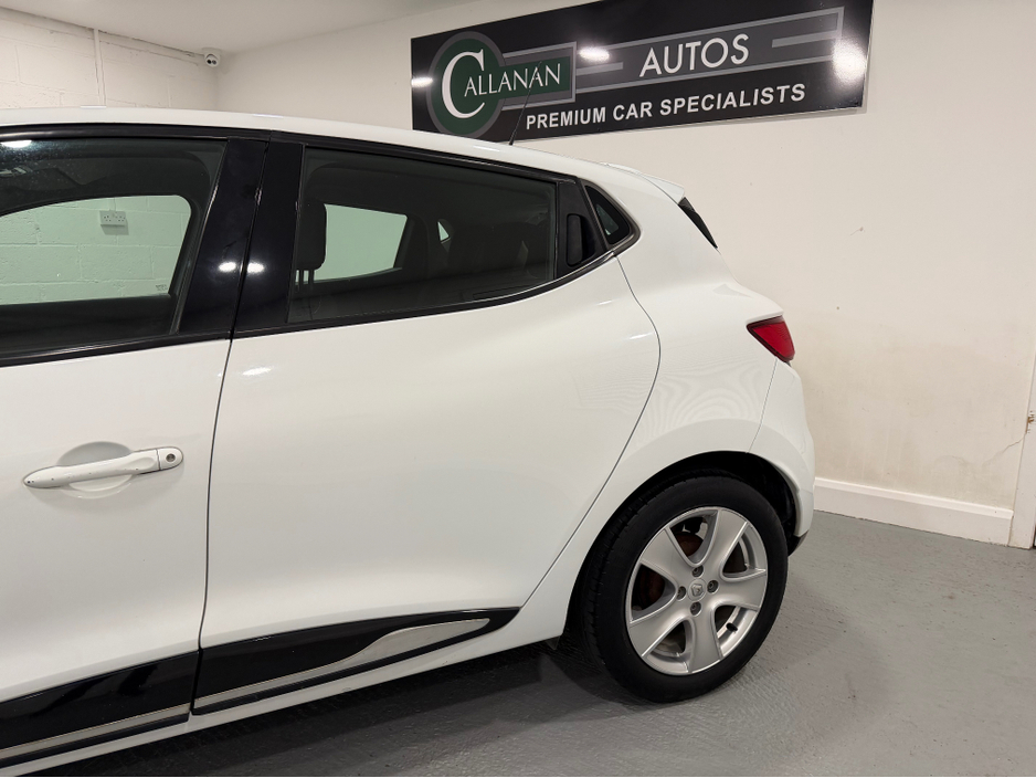 2015 Renault Clio 1.1L Petrol For Sale Images