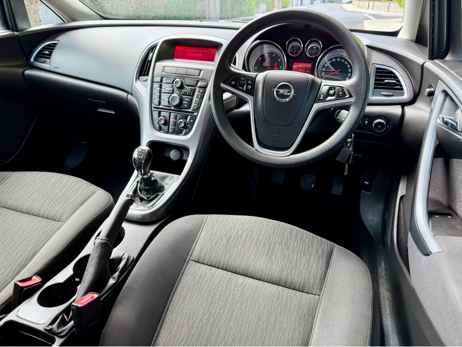 2014 Opel Astra 1.7L Diesel For Sale Images