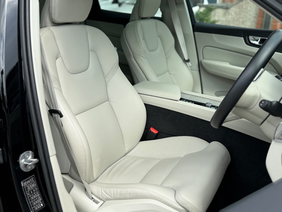 2023 Volvo XC60 2L Petrol Plug-in Hybrid For Sale Images
