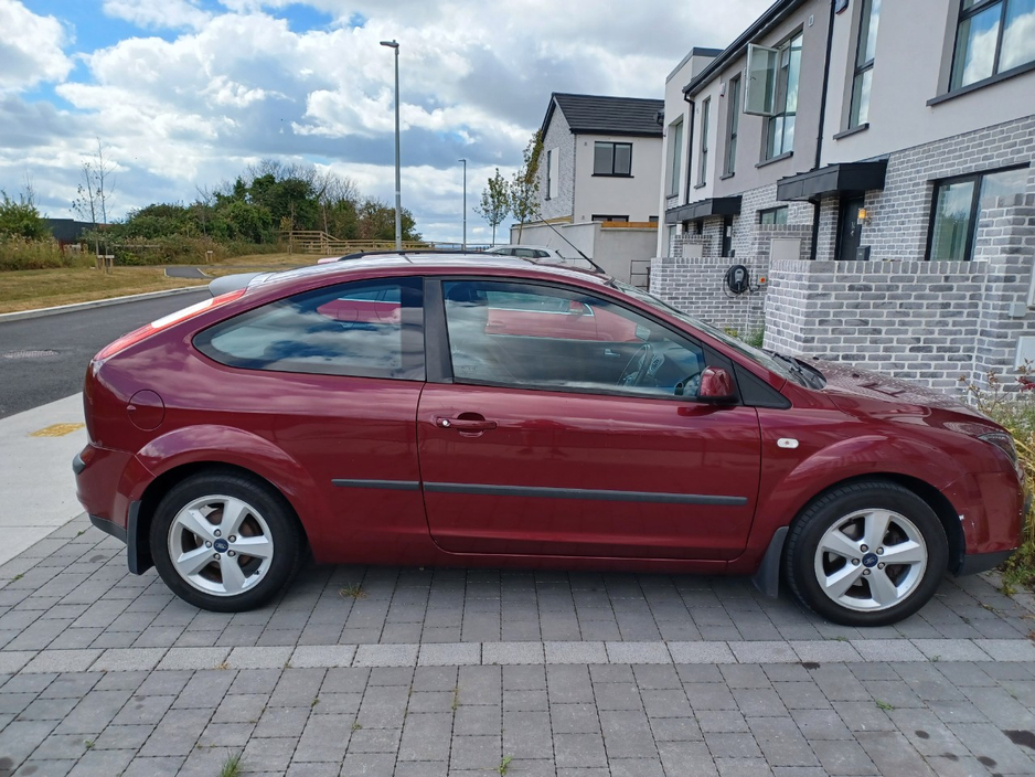 Ford Focus NT ZETEC 1.4 3DR — thumbnail 4
