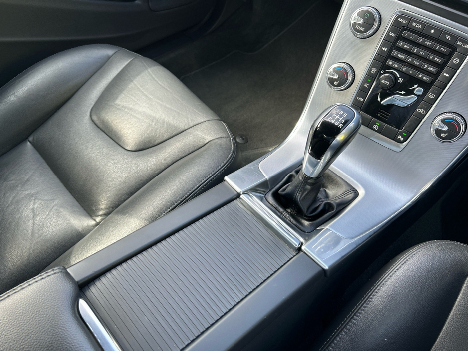 2019 Volvo S60 2L Diesel For Sale Images