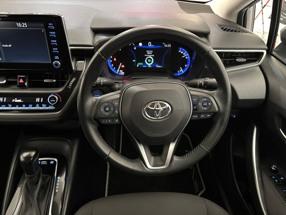 Toyota Corolla HYB LUNA SALOON 4DR AUTO — thumbnail 9