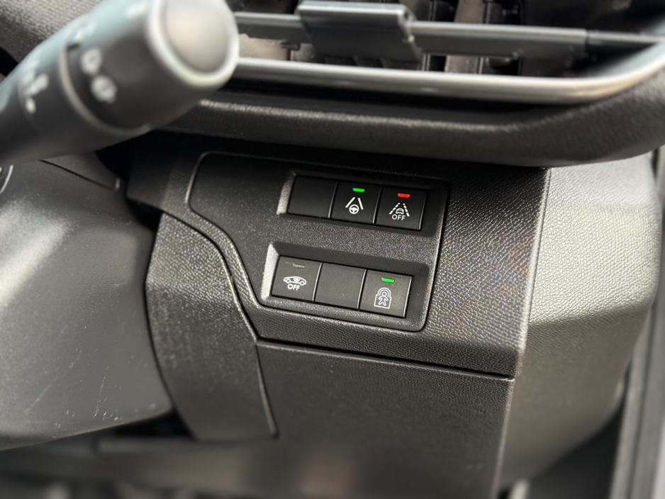 2021 Peugeot 5008 1.5L Diesel For Sale Images