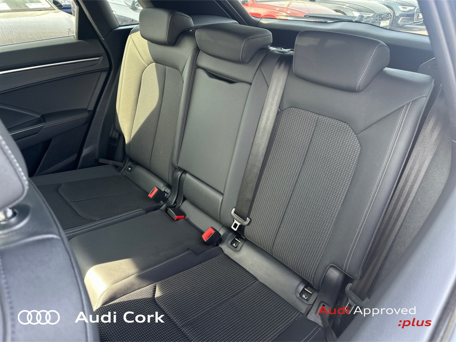 Audi Q3 2.0 35 TDI 150BHP S-LINE AUTOMATIC WITH BLACK STYLING, 20" ALLOYS, PRIVACY GLASS & BLACK GLOSS MIRRORS — thumbnail 13