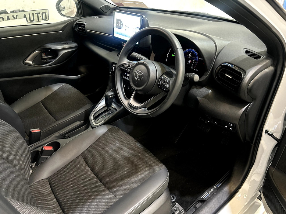 2025 Toyota Yaris 1.5L Petrol Hybrid For Sale Images