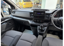 2022 Renault Trafic 2L Diesel For Sale Images