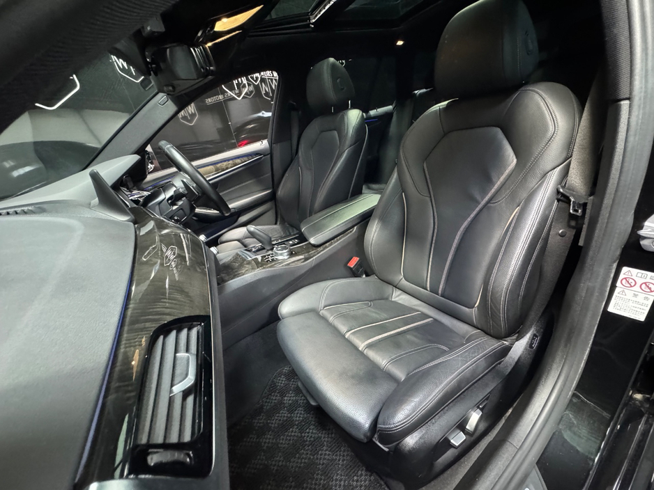 BMW 5 Series M-Sport Pro *Panoramic Sunroof* — thumbnail 23