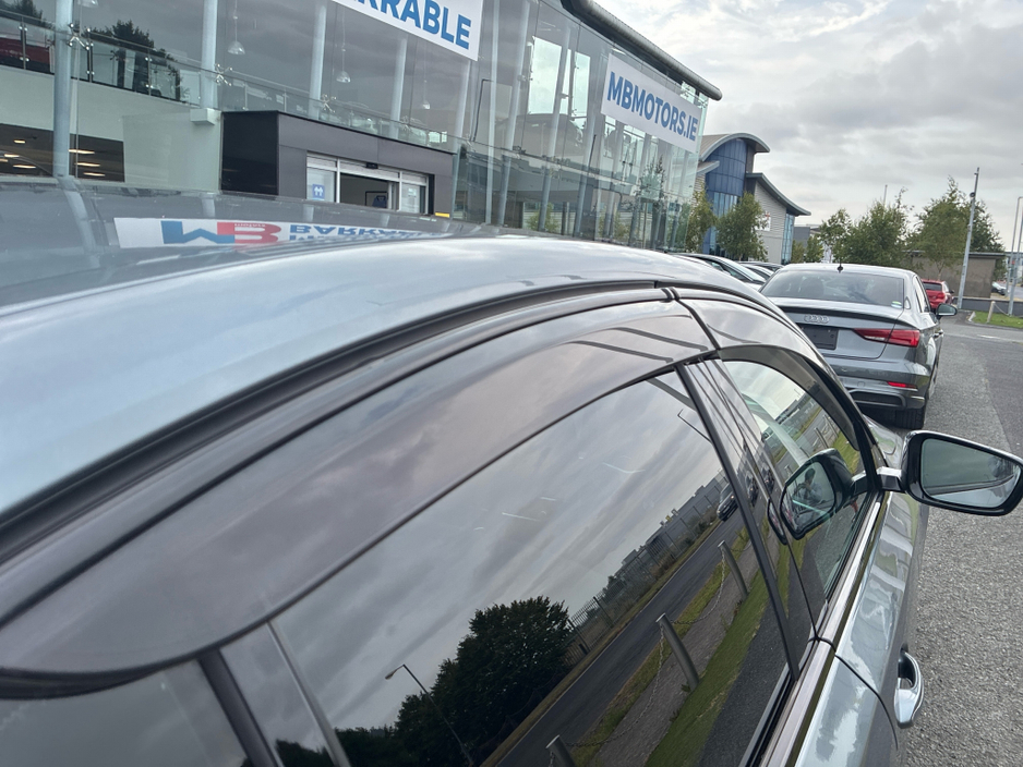 BMW 5 Series 2017 530E - M SPORT - *HIGH SPEC* — thumbnail 34