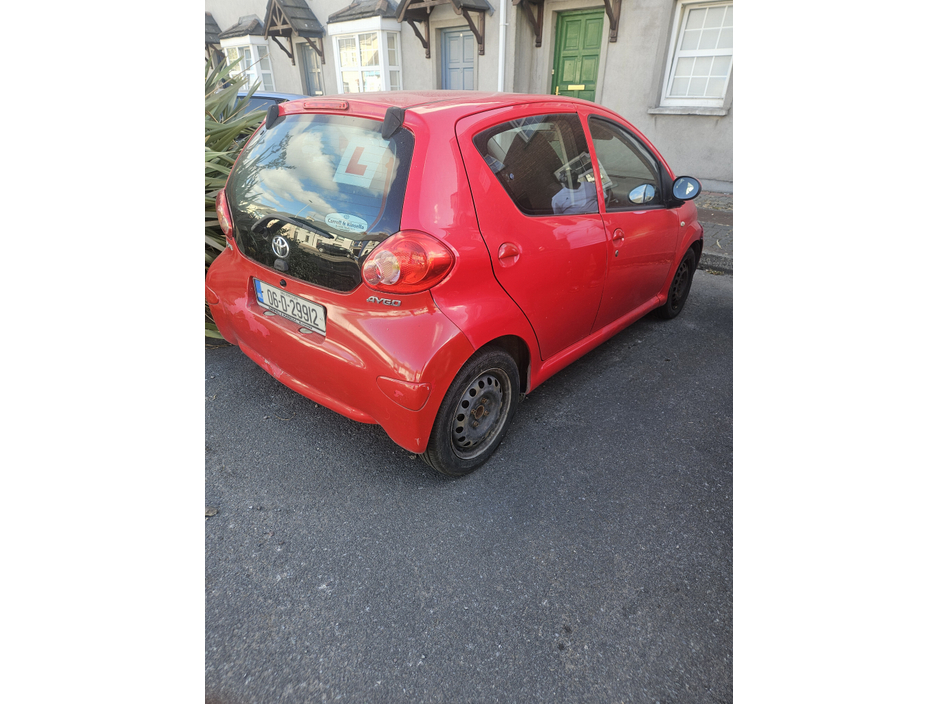 Toyota Aygo 1.0 5DR AURA — thumbnail 6
