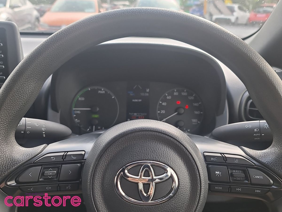 Toyota Yaris Hybrid X — thumbnail 18