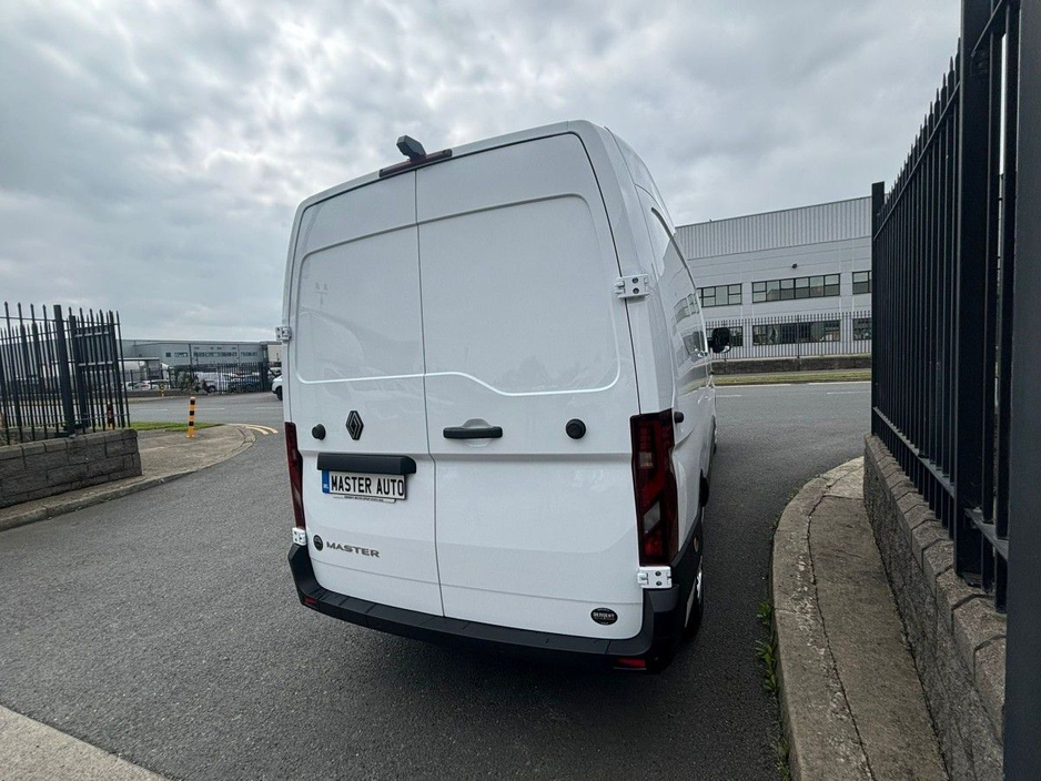 2025 Renault Master 2L Diesel For Sale Images