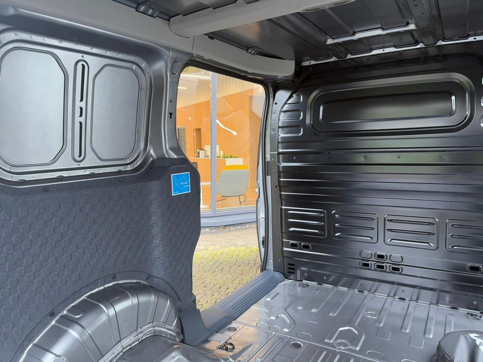 Kia PV5 K2 Cargo — thumbnail 25
