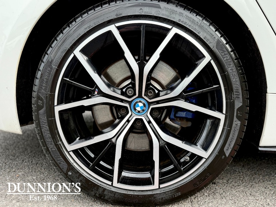2023 BMW 5 Series 2L Hybrid For Sale Images