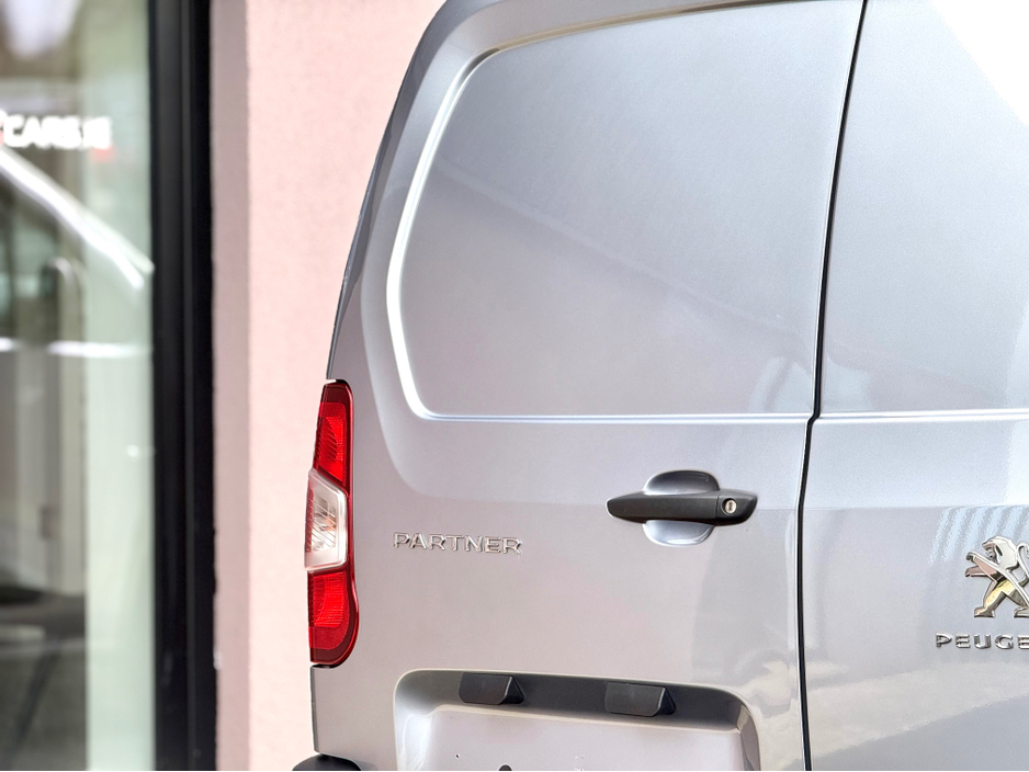 2023 Peugeot Partner 1.5L Diesel For Sale Images