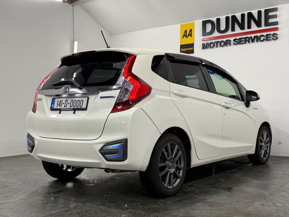 Honda Fit **L PACKAGE**16"ANTHRACITE ALLOY WHEELS**REAR SPOILER**KEYLESS ENTRY AND START**ANDROID/APPLE CARPLAY**TOUCH SCREEN RADIO**IRISH RADIO STATIONS**DIGITAL CLIMATE CONTROL**CRUISE CONTROL**REVERSE CAMERA — thumbnail 26