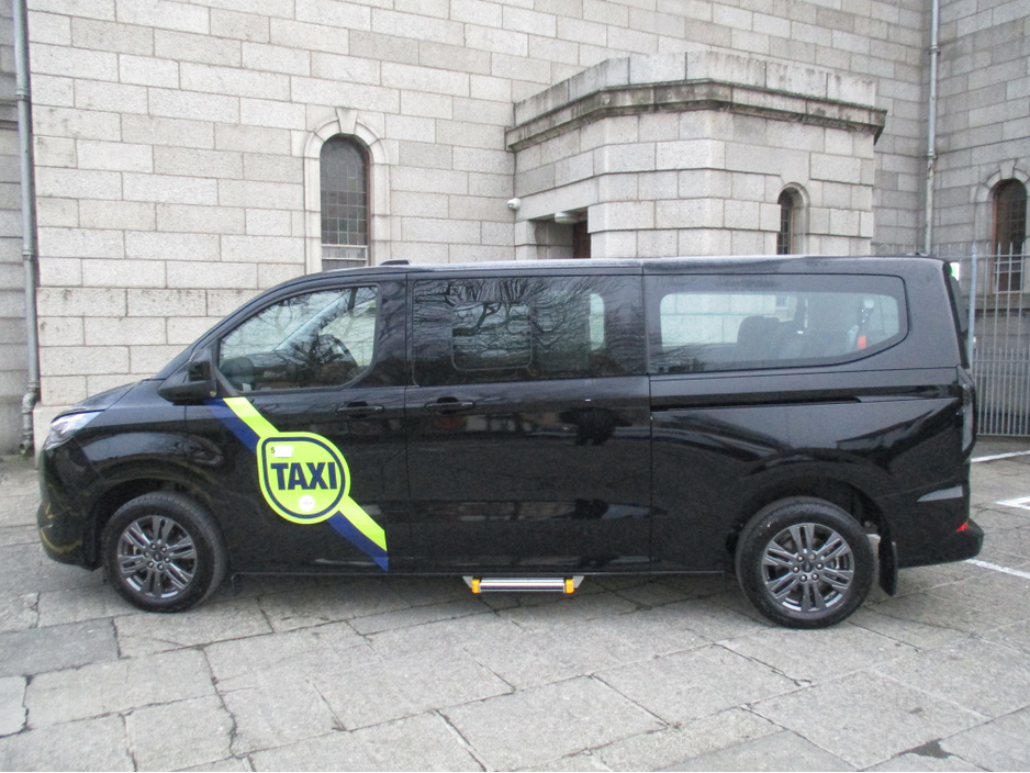 2026 Ford Tourneo 2.5L Petrol Plug-in Hybrid For Sale Images