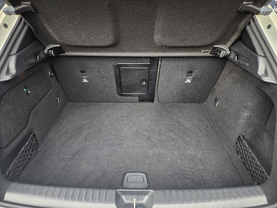 2016 Mercedes-Benz GLA Class 1.6L Petrol For Sale Images