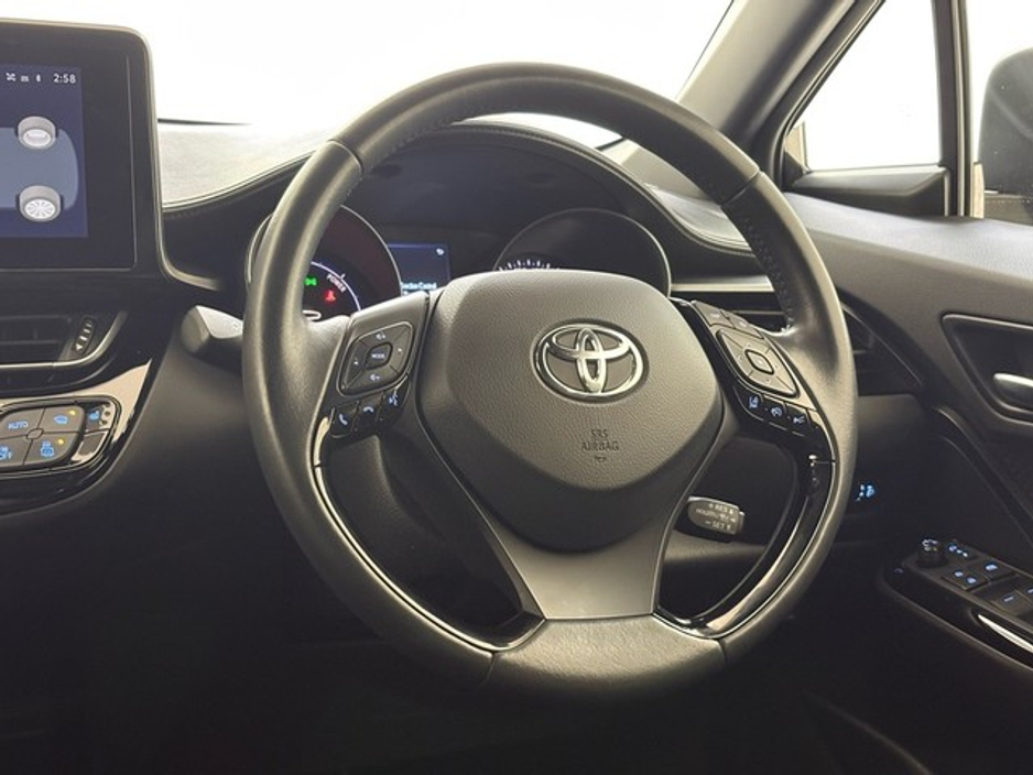 Toyota C-HR — thumbnail 9