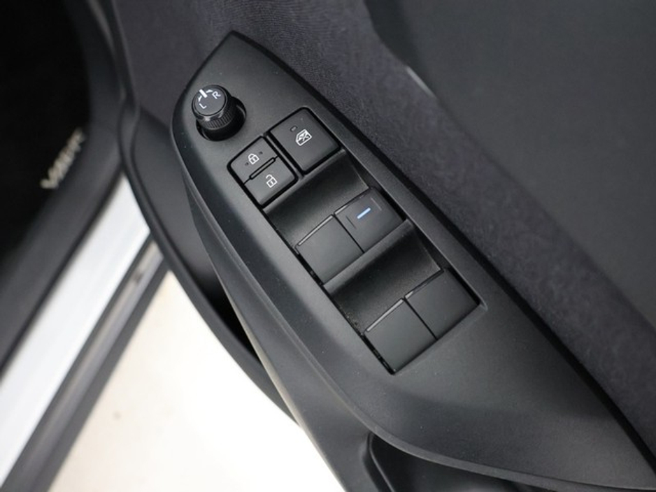 Toyota Yaris Cross Luna Sport Hybrid — thumbnail 17