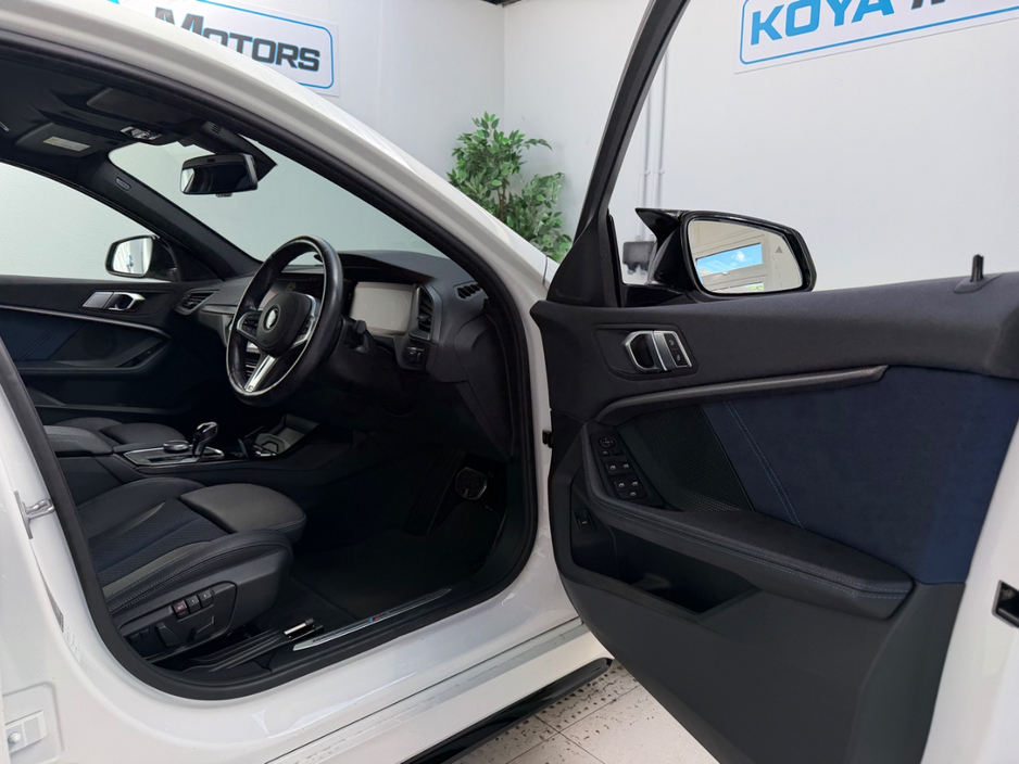 BMW 1 Series 118D M-SPORT M-PERFORMANCE PLUS 150 BHP DIESEL AUTOMATIC // APPLE CARPLAY // LED MATRIX LIGHTING // VIRTUAL DASH // ELECTRIC HALF LEATHER // PARK ASSIST W/REVERSING CAMERA // AA APPROVED DEALER 2026 — thumbnail 26