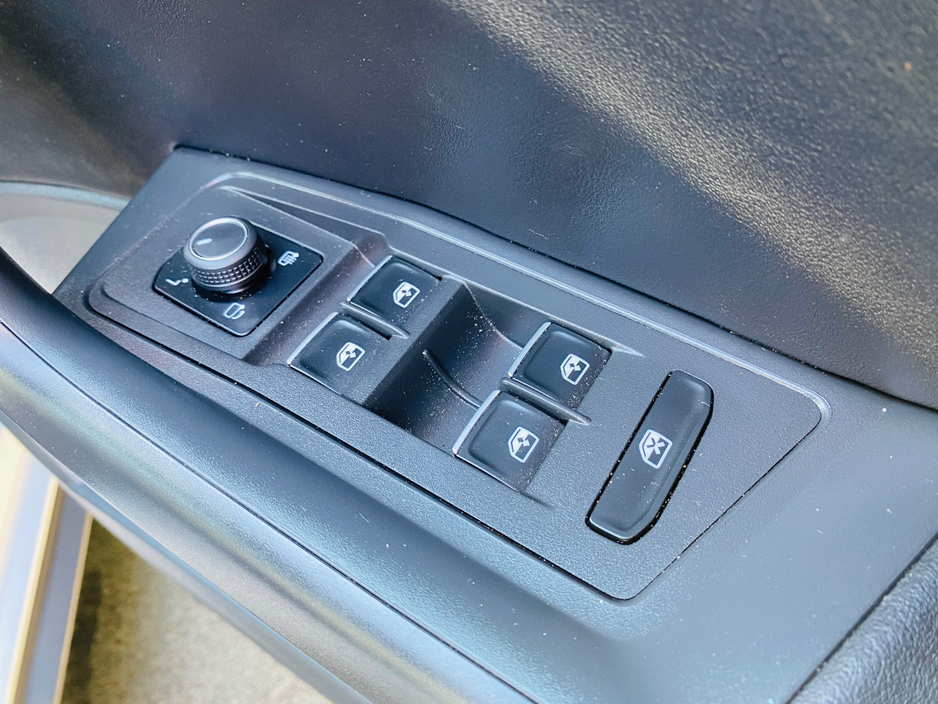 2021 Volkswagen T-Roc 2L Diesel For Sale Images