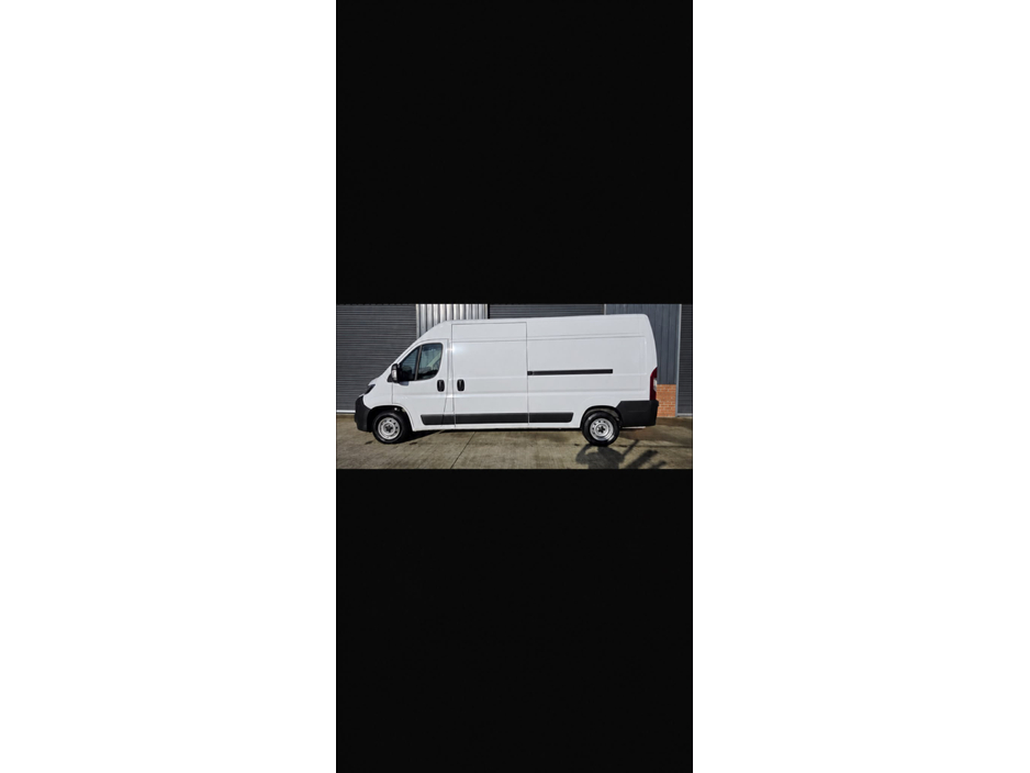 2025 Opel Movano