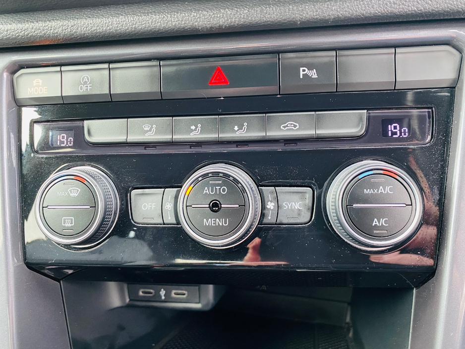2021 Volkswagen T-Roc 2L Diesel For Sale Images