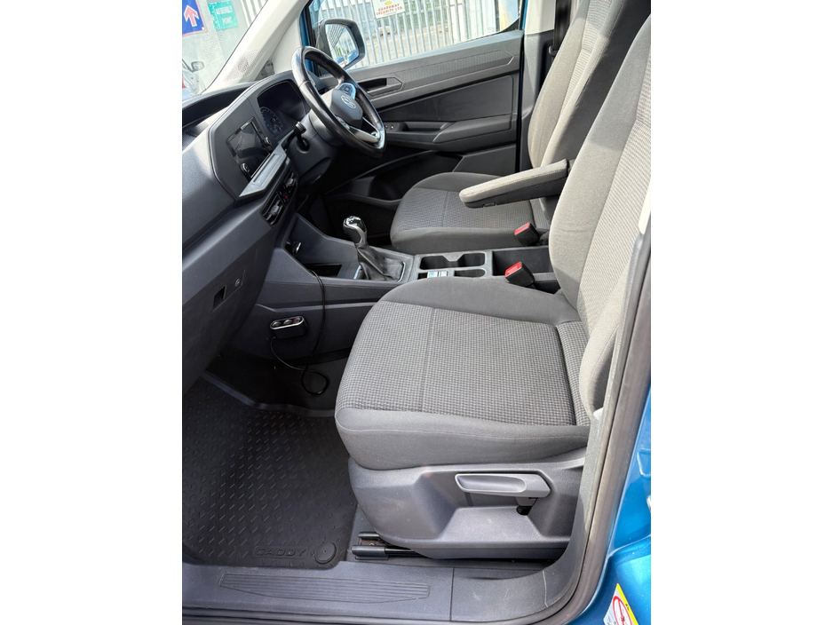 2021 Volkswagen Caddy 2L Diesel For Sale Images