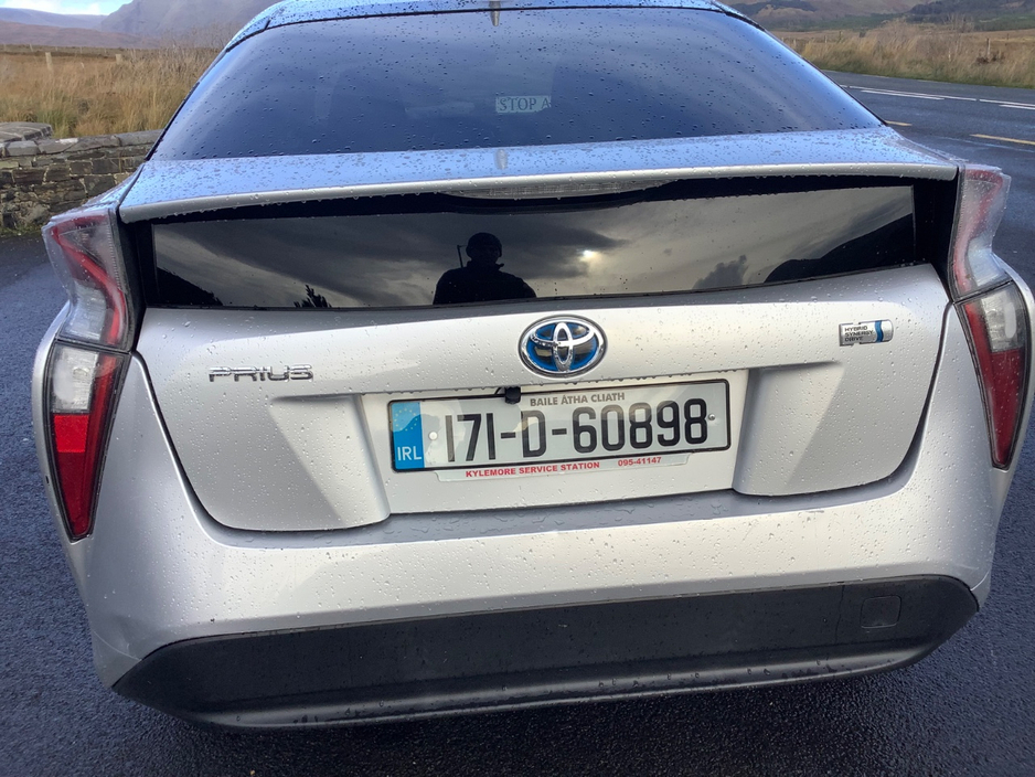 2017 Toyota Prius 1.8L Petrol Hybrid For Sale Images