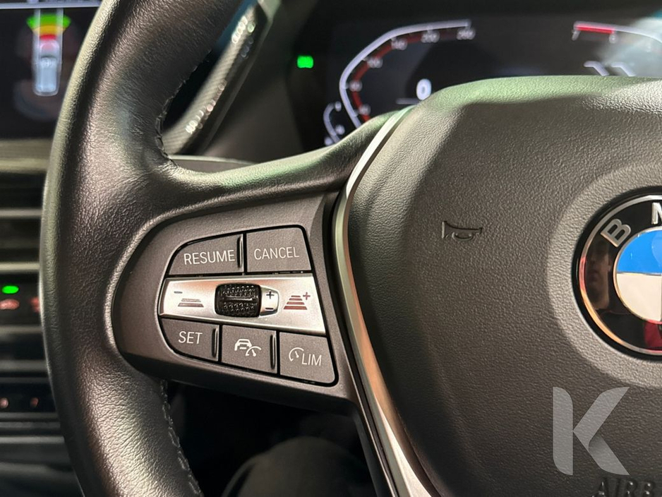BMW 1 Series 1.5 AUTOMATIC - ELECTRIC TAILGATE - MULTI FUNCTION STEERING WHEEL - CRUISE CONTROL - REVERSE CAMERA - ELECTRIC SEATS — thumbnail 17