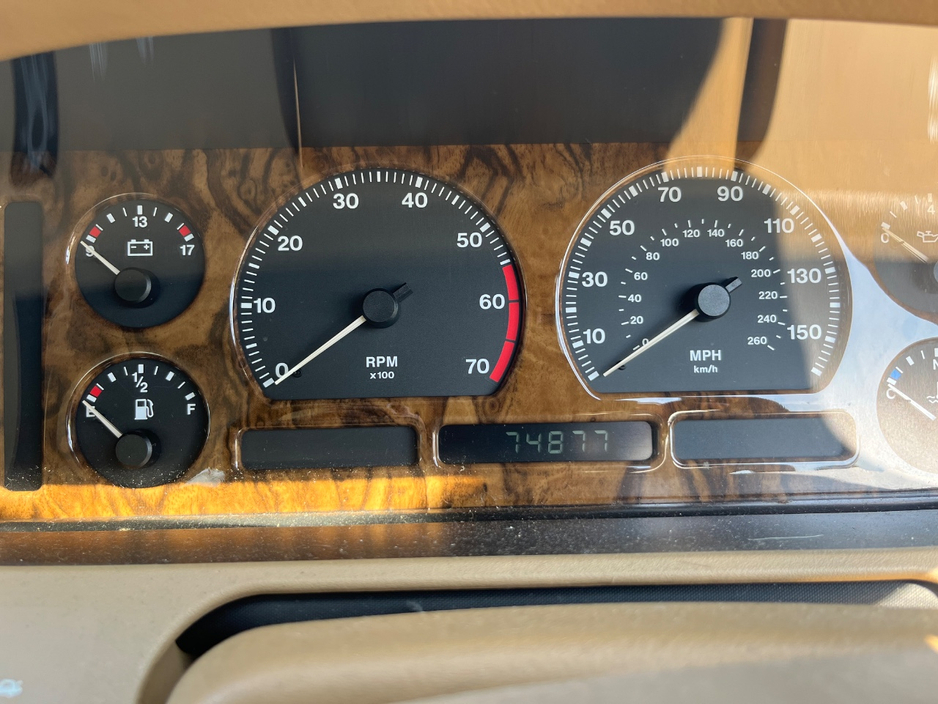 1995 Daimler Saloon 4.1L Petrol For Sale Images