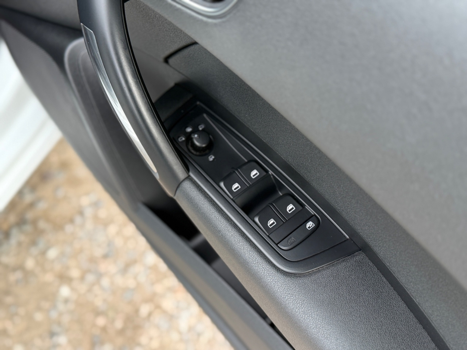 Audi A1 1.4 TFSI AUTO — thumbnail 17