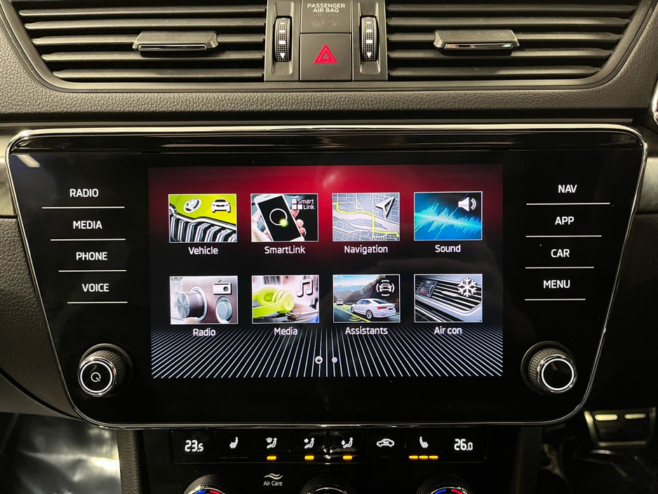 Skoda Superb Sportline DSG 2.0TDI 150BHP - Reversing Camera - Sunroof - Climate Control - Heated Seats - Cruise Control - Keyless Start - Apple CarPlay/Android Auto — thumbnail 16