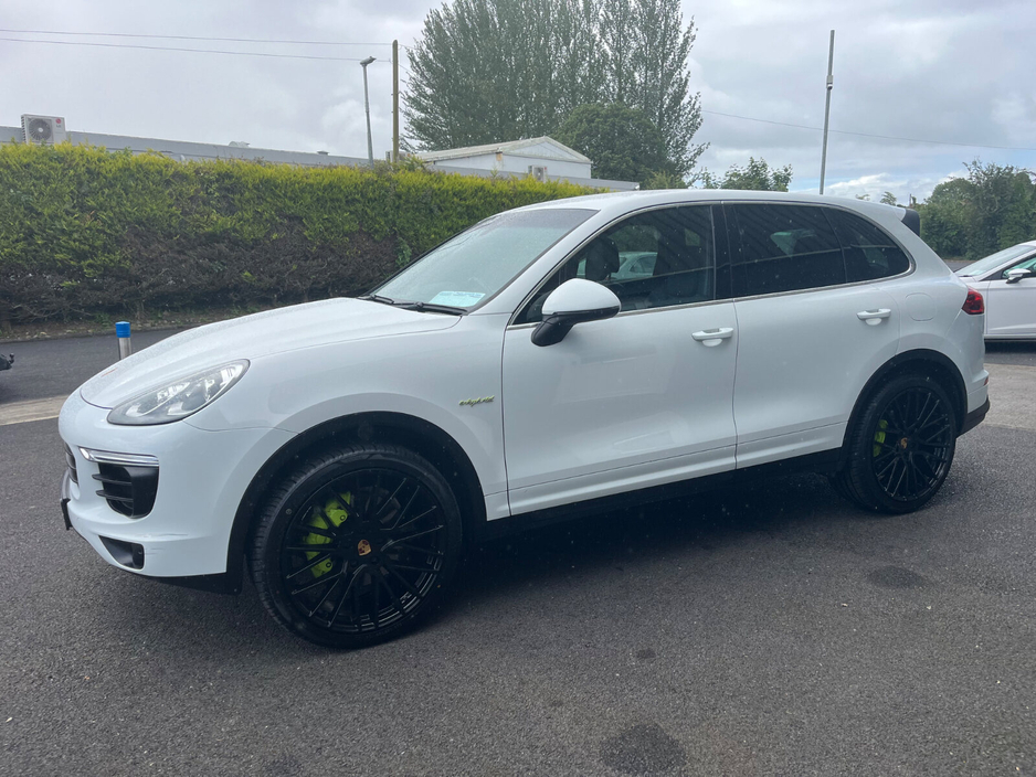 2016 Porsche Cayenne 3L Petrol Hybrid For Sale Images