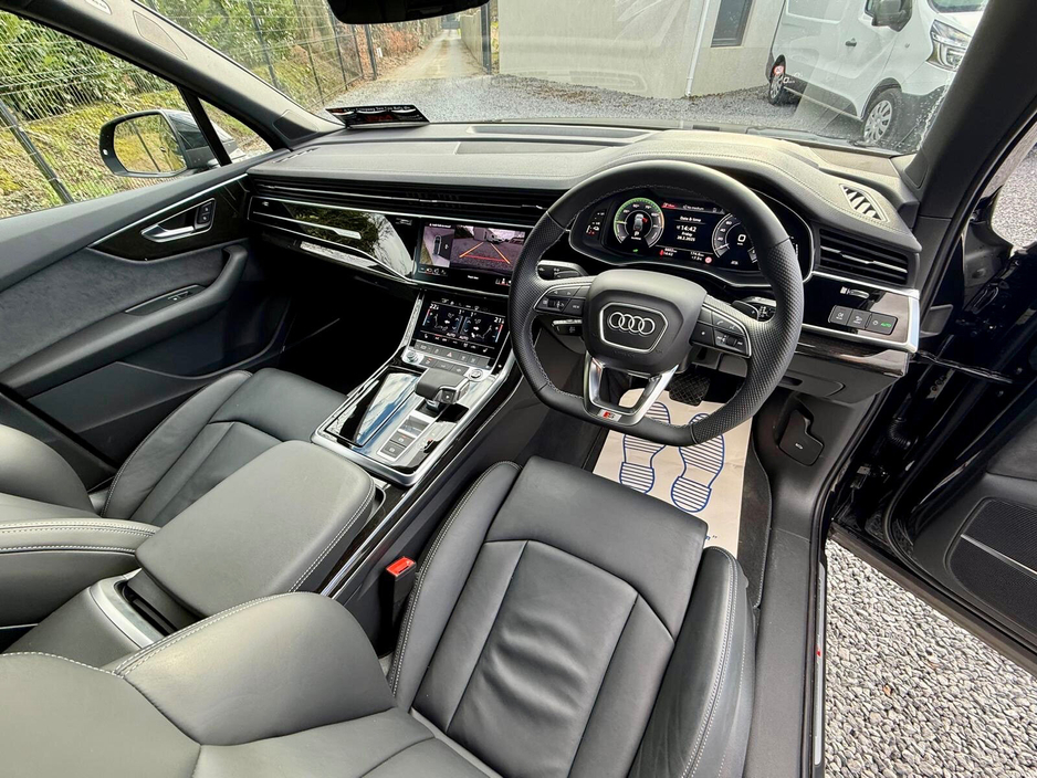 2024 Audi Q7 3L Petrol Plug-in Hybrid For Sale Images