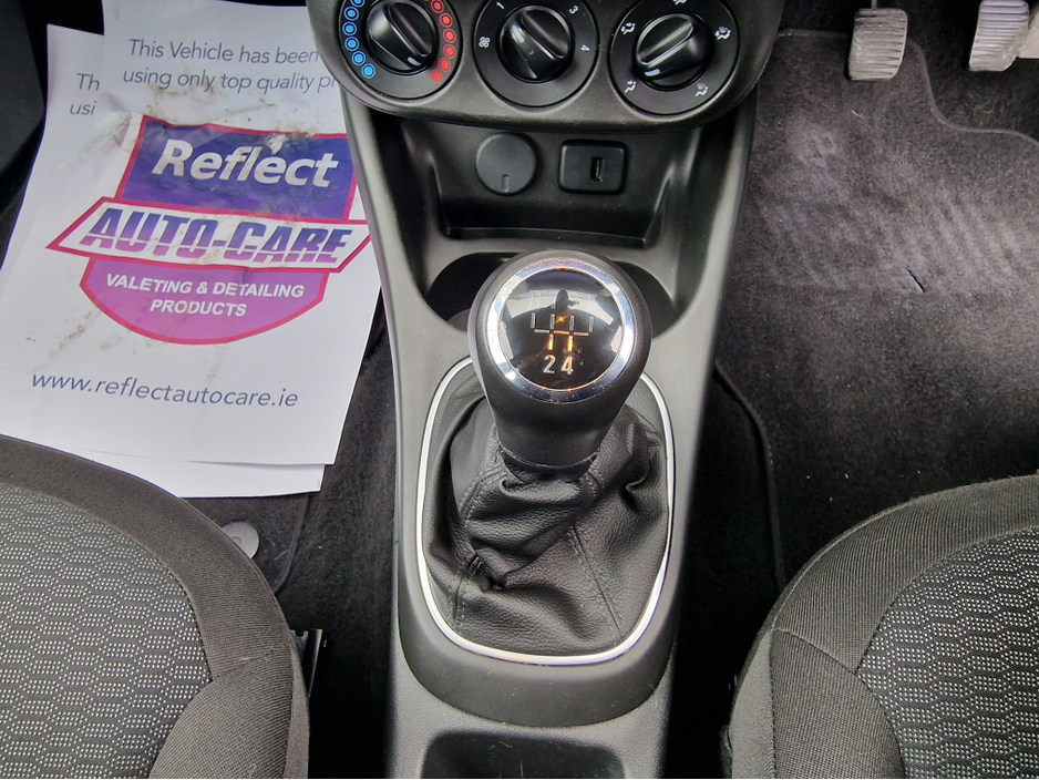 Opel Corsa 1.4 PETROL **CRUISE CONTROL, LOW MILAGE, HEATED SEATS** — thumbnail 26