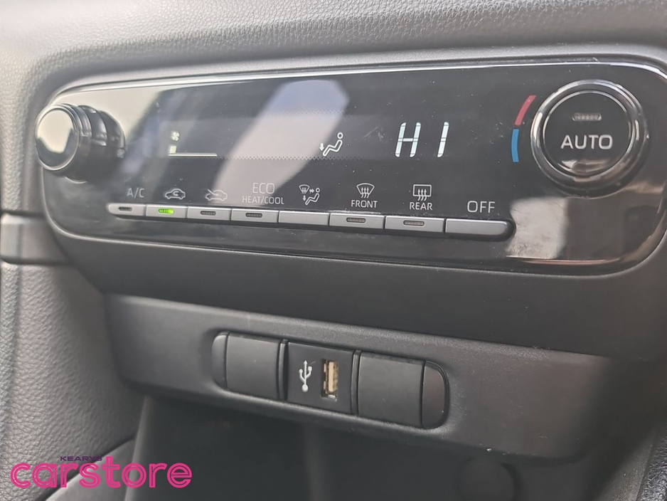 Toyota Yaris Hybrid X — thumbnail 22