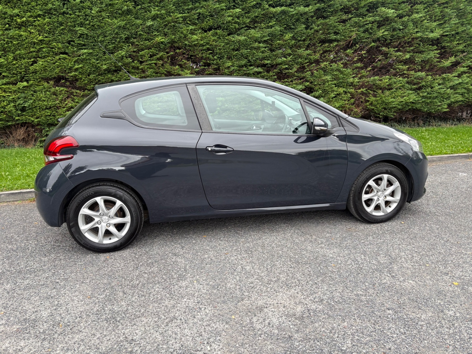 2016 Peugeot 208 1L Petrol For Sale Images