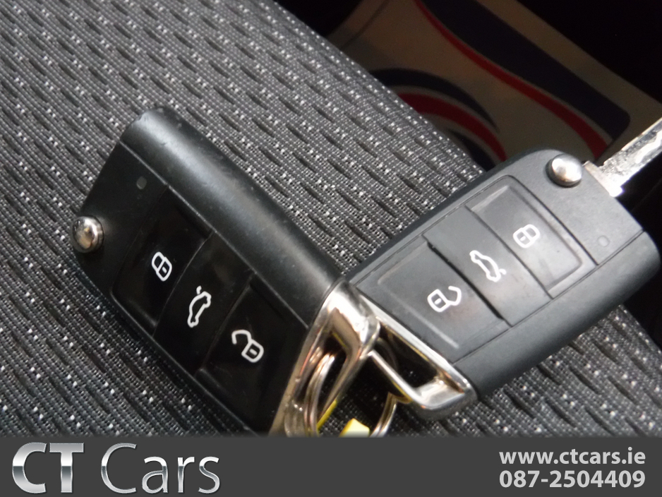2018 Volkswagen Touran 1.4L Petrol For Sale Images