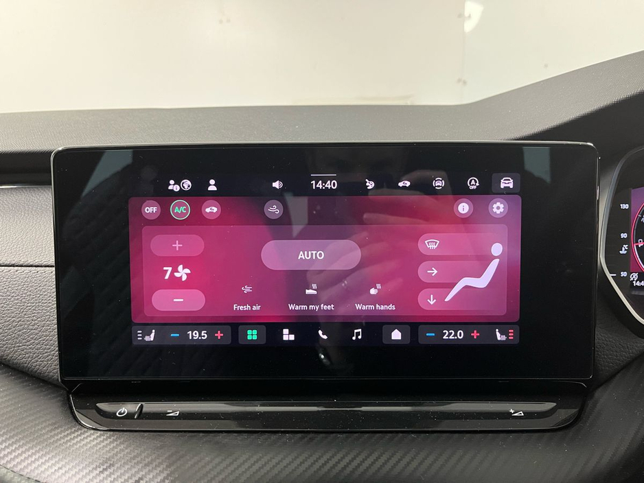 Skoda Octavia Sportline DSG 2.0TDI 150BHP - Reversing Camera - Ambient Lighting - Climate Control - Heated Seats - Keyless Start - Apple CarPlay/Android Auto — thumbnail 16