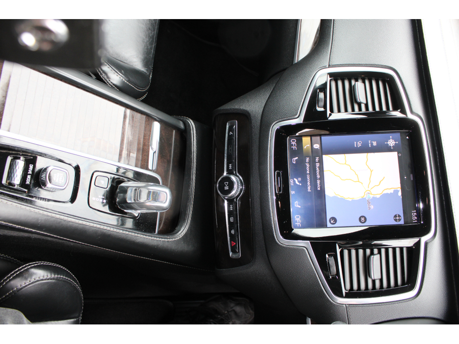 2019 Volvo XC90 2L Petrol Plug-in Hybrid For Sale Images