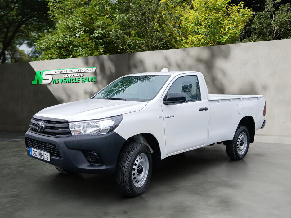 2025 Toyota Hilux