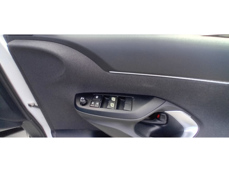 2022 Toyota Yaris Cross 1.5L Petrol Hybrid For Sale Images