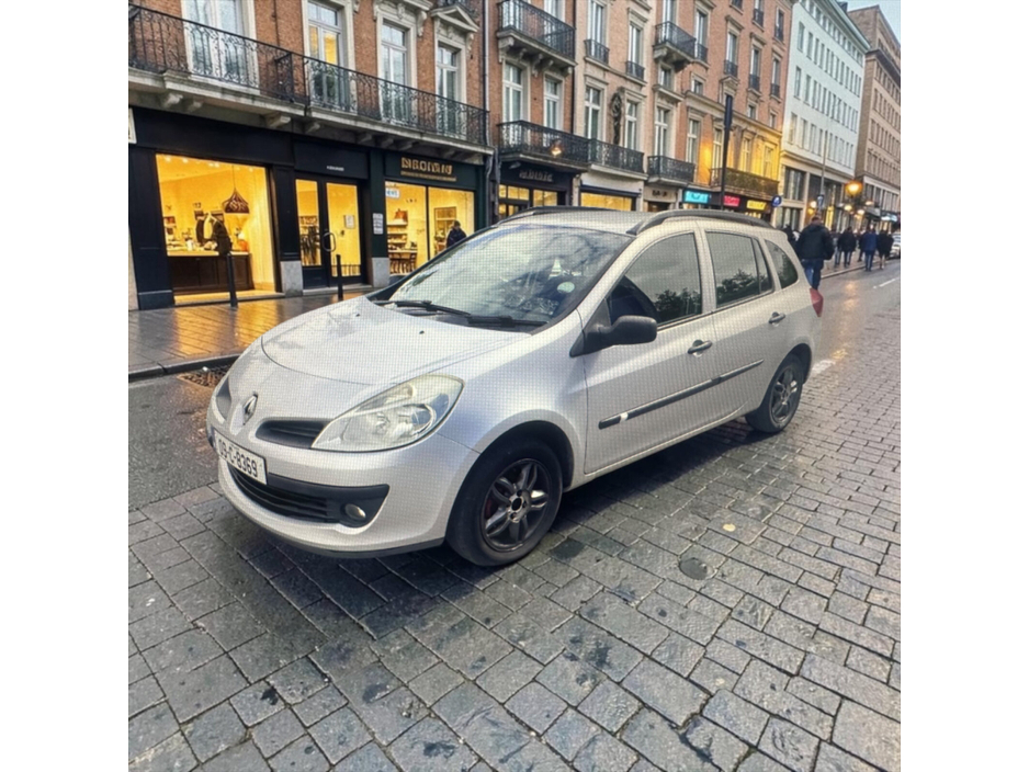 2009 Renault Clio 1.1L Petrol For Sale Images