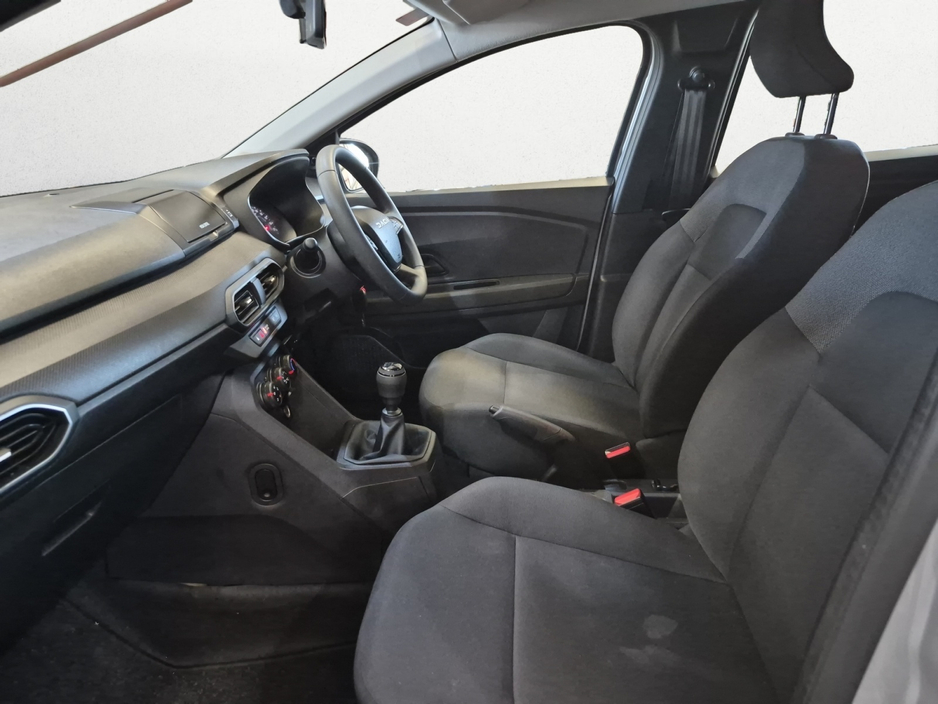 Dacia Jogger Essential TCE 110 1.0 Petrol — thumbnail 16