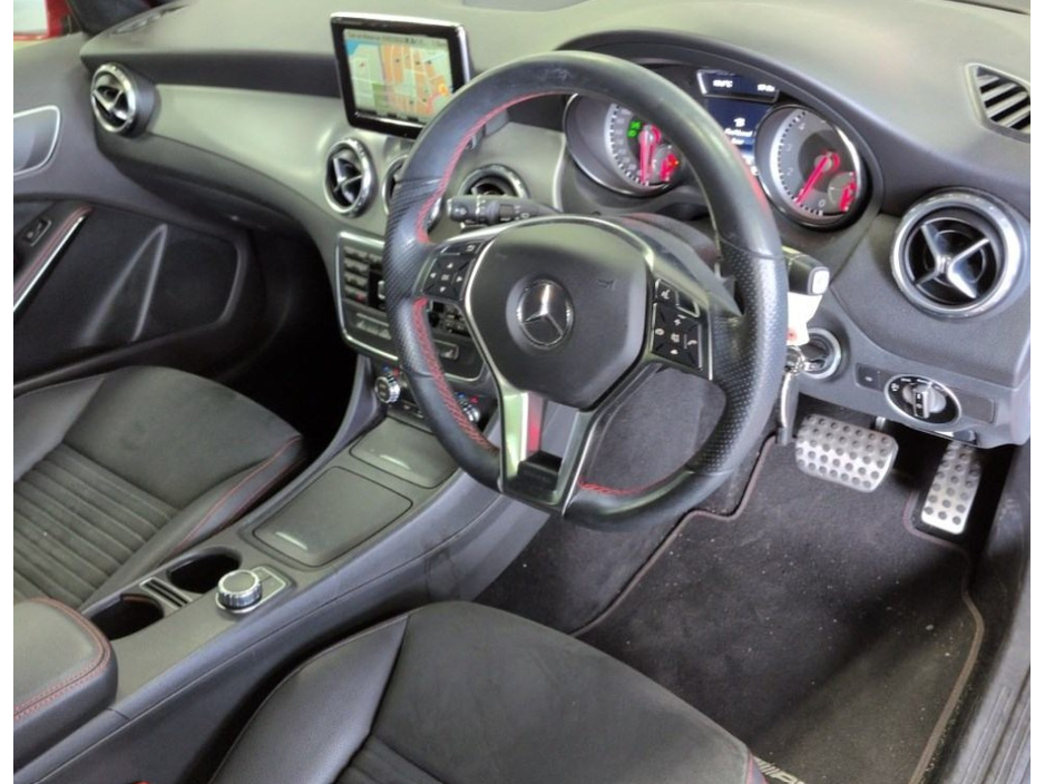 Mercedes-Benz GLA Class 1.6 GLA180 Sport Petrol Auto Half Leather — thumbnail 5